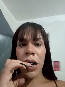 Snapshot of julleane chatting on 01/16/26, 01:20 julleane online show from 01/16/26, 01:20