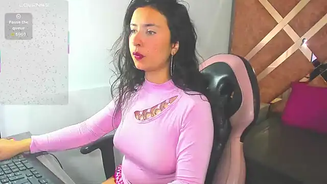 chrisstin foxx online show from 01/18/26, 04:05