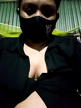 Hot queen3210 online show from 02/04/26, 02:12