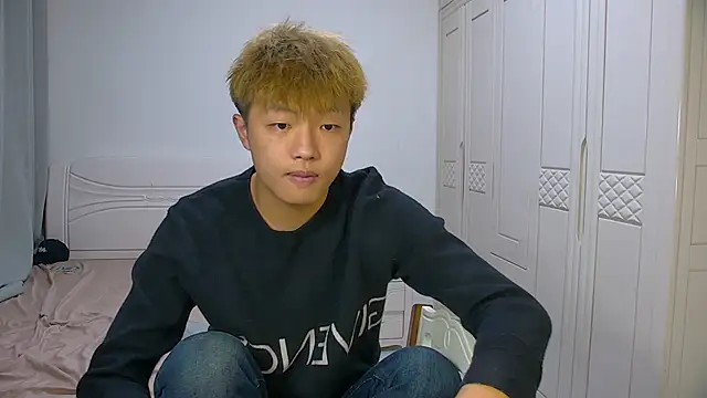 Snapshot of Chocolates-001 chatting on 03/08/26, 10:19 Chocolates-001 online show from 03/08/26, 10:19