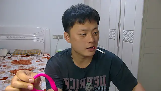 Snapshot of Chocolates-001 chatting on 03/24/26, 10:53 Chocolates-001 online show from 03/24/26, 10:53