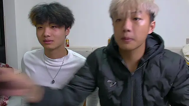 Snapshot of Chocolates-001 chatting on 03/28/26, 01:49 Chocolates-001 online show from 03/28/26, 01:49