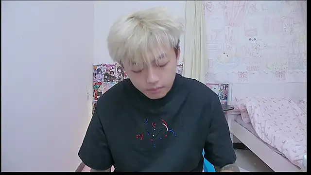 Snapshot of Chocolates-001 chatting on 04/09/26, 11:15 Chocolates-001 online show from 04/09/26, 11:15