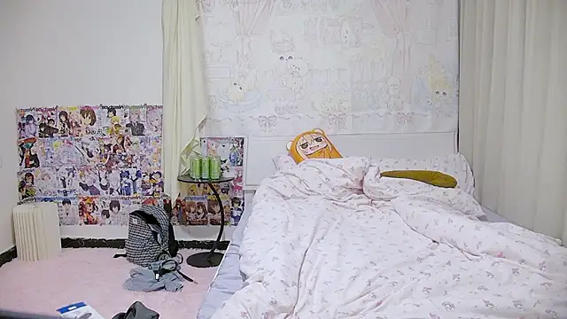 Snapshot of Chocolates-001 chatting on 04/12/26, 11:48 Chocolates-001 online show from 04/12/26, 11:48