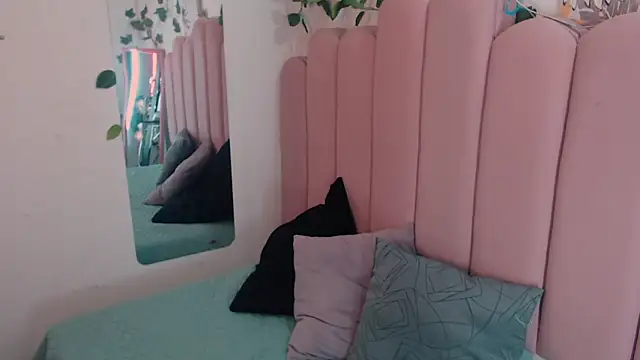 emily 34  online show from 02/11/26, 04:34