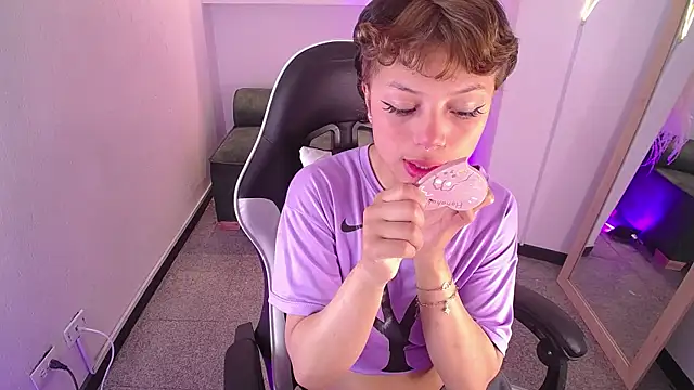 melodyy as online show from 01/17/26, 12:32