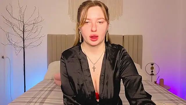 VladaHotxx online show from 03/04/26, 07:58