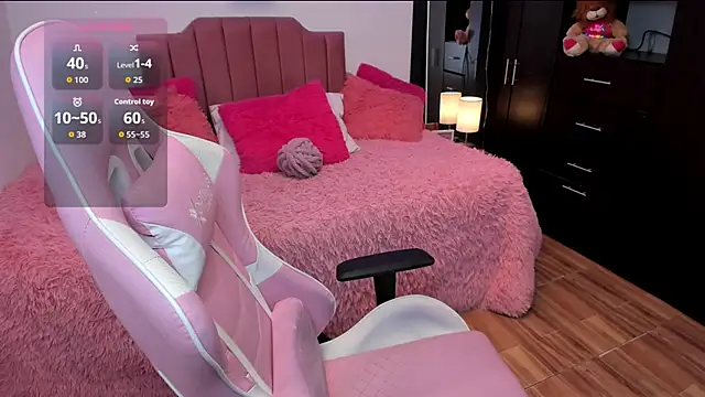 Nina curves online show from 02/09/26, 07:18