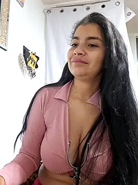 Snapshot of Scarlett_Hot69 chatting on 06/17/26, 07:55 Scarlett Hot69 online show from 06/17/26, 07:55