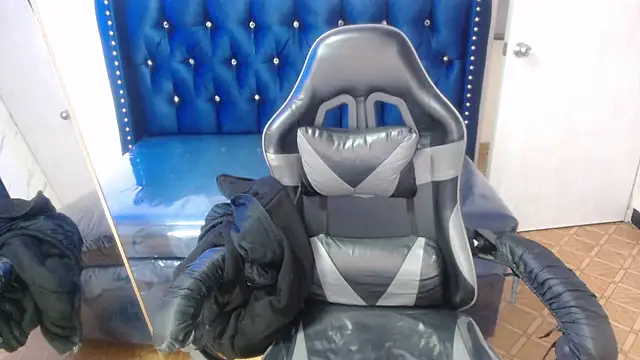 Snapshot of Candy_Rose_v chatting on 02/27/26, 01:11 Candy Rose v online show from 02/27/26, 01:11