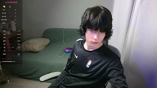 LeonBoykisser online show from 02/11/26, 09:58