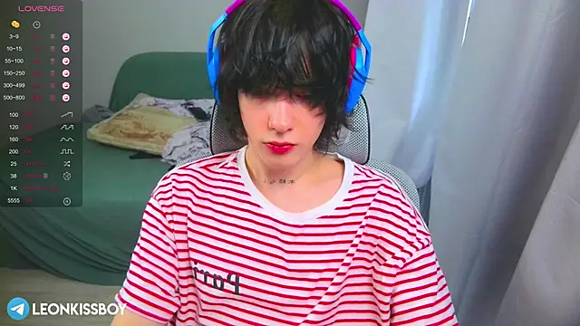 LeonBoykisser online show from 03/27/26, 08:20