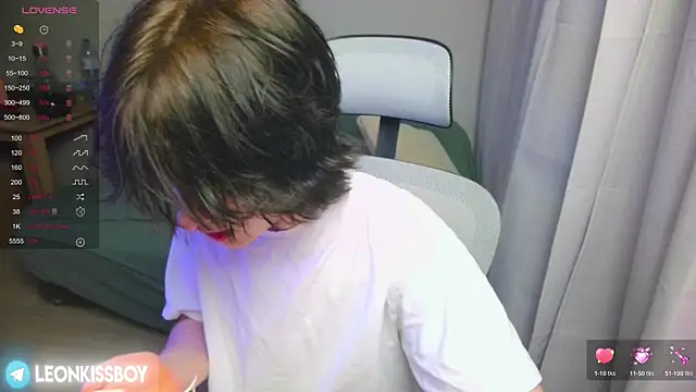 LeonBoykisser online show from 04/06/26, 08:32