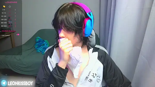 LeonBoykisser online show from 04/08/26, 07:47