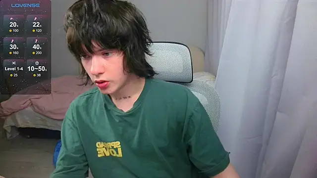 Snapshot of LeonBoykisser chatting on 05/10/26, 05:07 LeonBoykisser online show from 05/10/26, 05:07