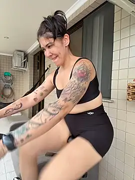 Snapshot of LivA89 chatting on 02/18/26, 07:32 LivA89 online show from 02/18/26, 07:32