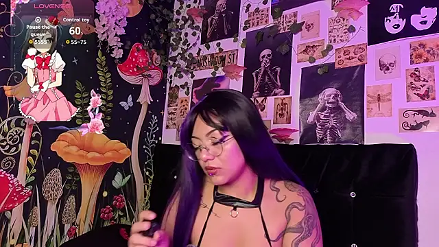 Snapshot of victoriia_thompson chatting on 03/05/26, 08:05 victoriia thompson online show from 03/05/26, 08:05