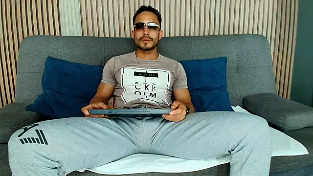 Snapshot of Vans_Ross chatting on 02/04/26, 07:20 Vans Ross online show from 02/04/26, 07:20