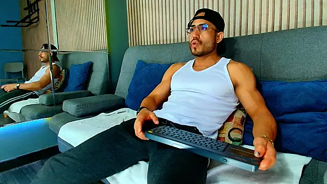 Snapshot of Vans_Ross chatting on 02/13/26, 06:59 Vans Ross online show from 02/13/26, 06:59