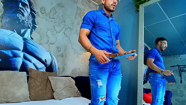 Snapshot of Vans_Ross chatting on 02/19/26, 07:21 Vans Ross online show from 02/19/26, 07:21