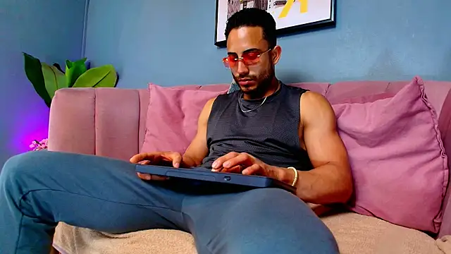 Snapshot of Vans_Ross chatting on 03/05/26, 07:32 Vans Ross online show from 03/05/26, 07:32