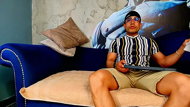 Snapshot of Vans_Ross chatting on 03/13/26, 07:09 Vans Ross online show from 03/13/26, 07:09