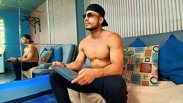 Snapshot of Vans_Ross chatting on 03/31/26, 07:25 Vans Ross online show from 03/31/26, 07:25