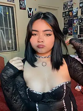 Snapshot of pinkybombon chatting on 01/19/26, 02:37 pinkybombon online show from 01/19/26, 02:37