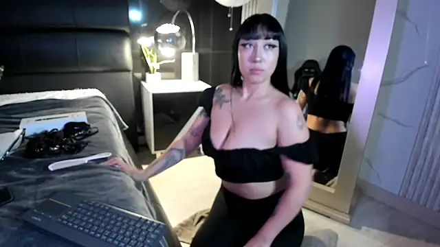 KomiCatt online show from 02/17/26, 12:01