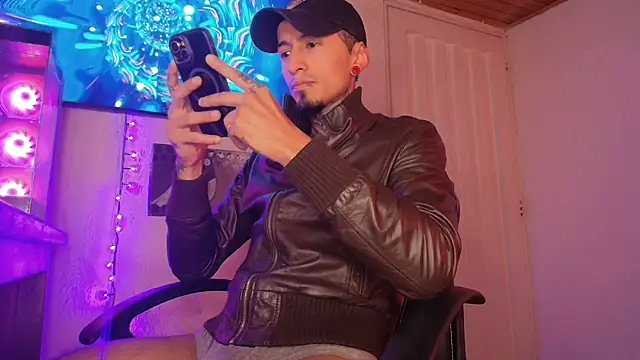 pauldocux  online show from 01/16/26, 02:26