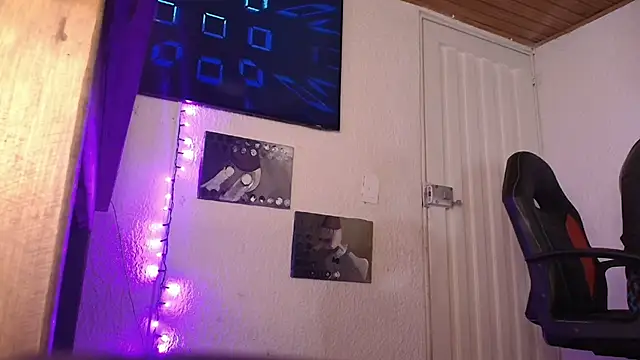 Snapshot of pauldocux_ chatting on 03/06/26, 03:25 pauldocux online show from 03/06/26, 03:25