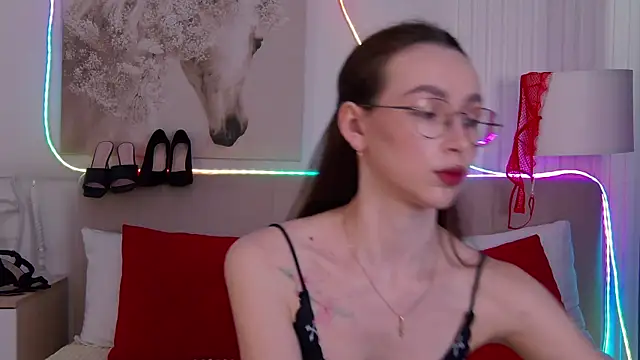 Snapshot of Emily_Simon chatting on 03/29/26, 05:07 Emily Simon online show from 03/29/26, 05:07