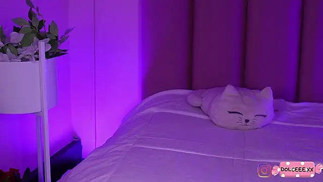 Snapshot of Dolcexx_ chatting on 02/06/26, 09:29 Dolcexx online show from 02/06/26, 09:29