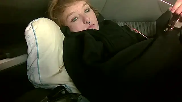 Snapshot of Tastybabe22 chatting on 04/15/26, 01:29 Tastybabe22 online show from 04/15/26, 01:29