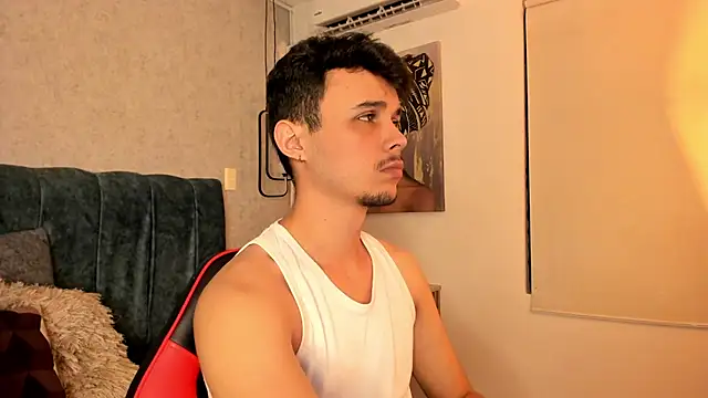 Snapshot of Alhan_Twink chatting on 07/01/26, 04:25 Alhan Twink online show from 07/01/26, 04:25