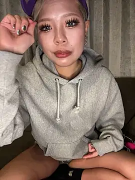 BADBITCHISAKI online show from 02/26/26, 12:48