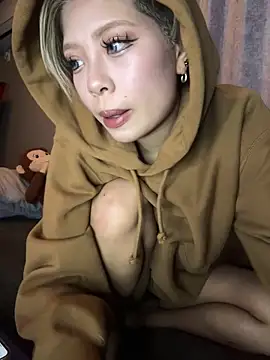 Snapshot of BADBITCHISAKI chatting on 03/10/26, 02:33 BADBITCHISAKI online show from 03/10/26, 02:33