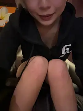 Snapshot of BADBITCHISAKI chatting on 03/11/26, 02:23 BADBITCHISAKI online show from 03/11/26, 02:23