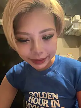 Snapshot of BADBITCHISAKI chatting on 03/21/26, 01:48 BADBITCHISAKI online show from 03/21/26, 01:48