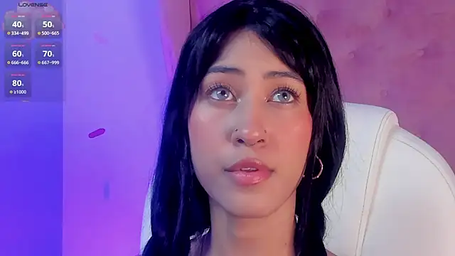 Snapshot of internett_sweetheart chatting on 02/14/26, 05:26 internett sweetheart online show from 02/14/26, 05:26