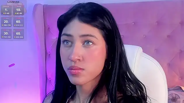 Snapshot of internett_sweetheart chatting on 02/21/26, 04:46 internett sweetheart online show from 02/21/26, 04:46