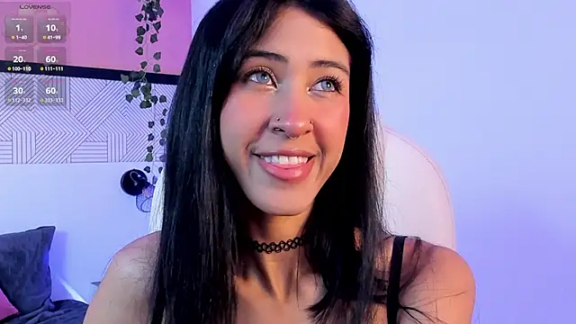 Snapshot of internett_sweetheart chatting on 05/26/26, 11:39 internett sweetheart online show from 05/26/26, 11:39