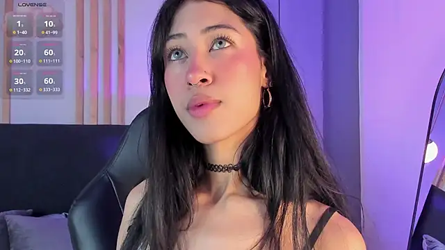 Snapshot of internett_sweetheart chatting on 05/30/26, 11:18 internett sweetheart online show from 05/30/26, 11:18