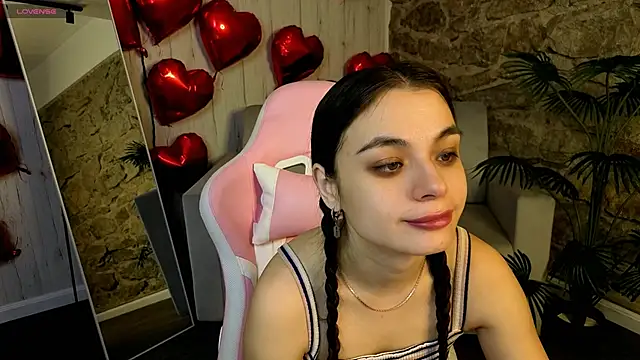 Snapshot of Kim_Bless chatting on 03/17/26, 01:43 Kim Bless online show from 03/17/26, 01:43