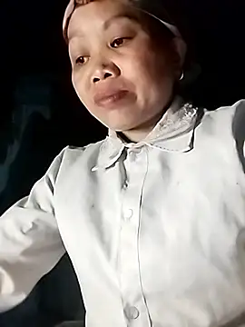 Snapshot of Sam-cute chatting on 04/17/26, 12:08 Sam-cute online show from 04/17/26, 12:08