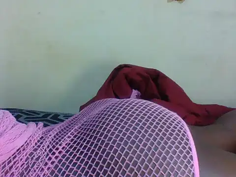 Snapshot of Ucliu113 chatting on 02/17/26, 10:05 Ucliu113 online show from 02/17/26, 10:05