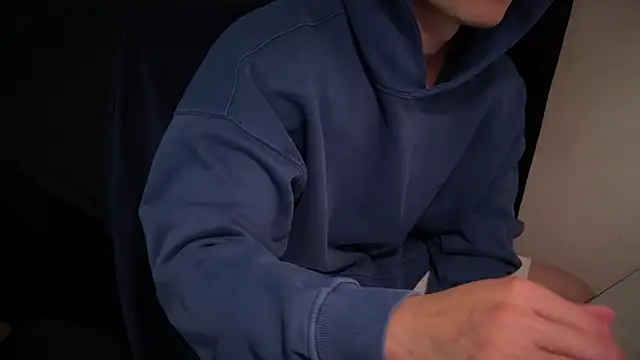 Snapshot of hao105 chatting on 02/14/26, 03:53 hao105 online show from 02/14/26, 03:53