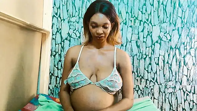 Snapshot of Caramelminxxx1 chatting on 02/20/26, 06:26 Caramelminxxx1 online show from 02/20/26, 06:26