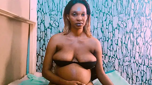 Snapshot of Caramelminxxx1 chatting on 03/04/26, 06:19 Caramelminxxx1 online show from 03/04/26, 06:19