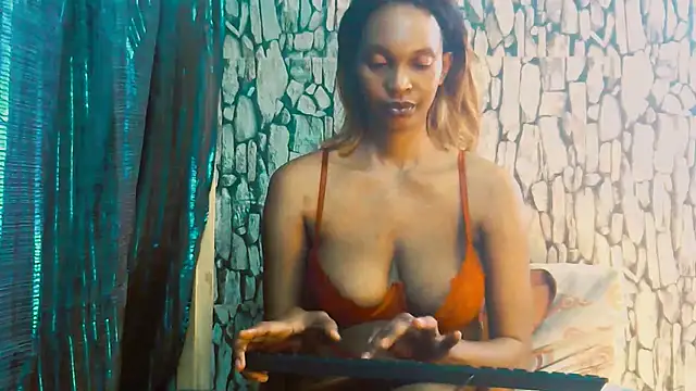 Snapshot of Caramelminxxx1 chatting on 04/20/26, 06:38 Caramelminxxx1 online show from 04/20/26, 06:38